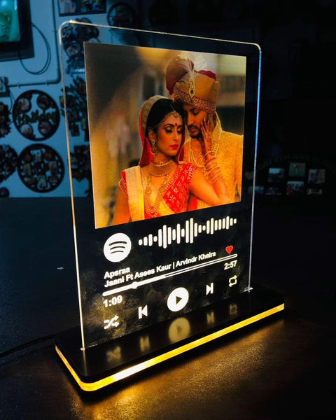 Led Spotify Frame in Best Friends theme